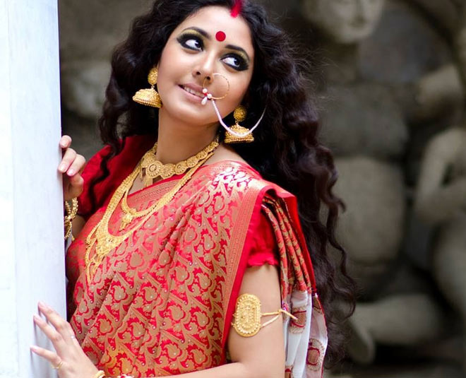 how to wear bengali saree inside 