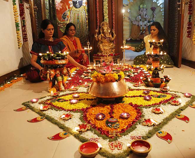 ideas to decorate your temple this diwali inside two