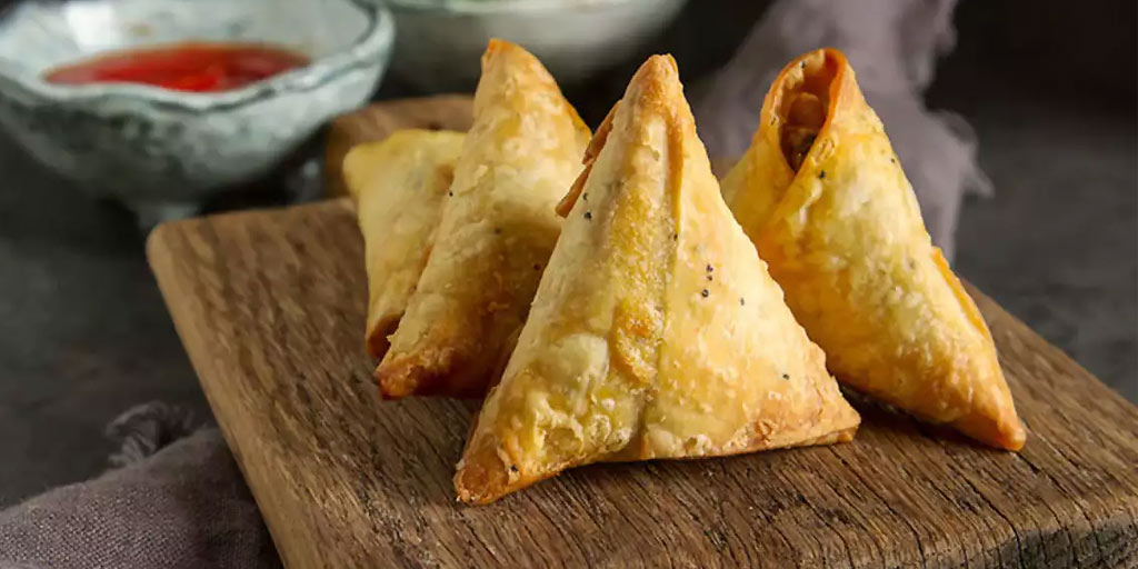 How To Make Maggi Samosa At Home; Maggi Samosa Recipe-Tired Of Regular ...