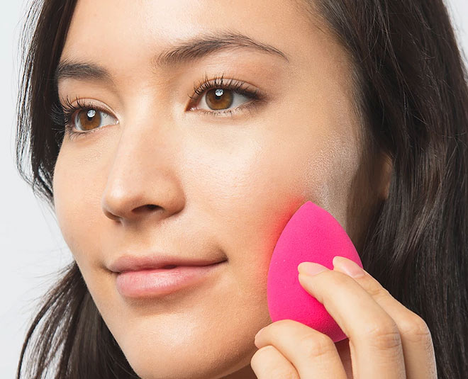 mistakes while using beauty blender