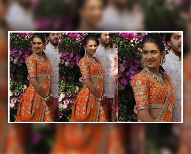 Anant Ambani & Radhika Merchant Pre-wedding bash: Janhvi Kapoor shares pics  with MS Dhoni and more | Filmfare.com