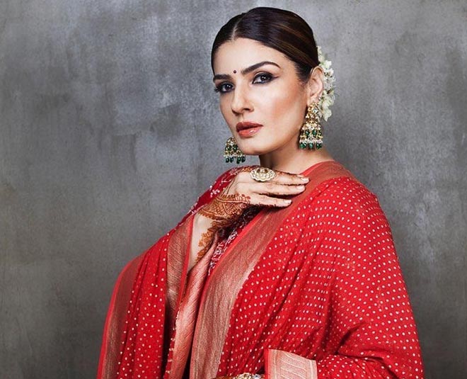 रवीना टंडन- raveena tandon karwa chauth look