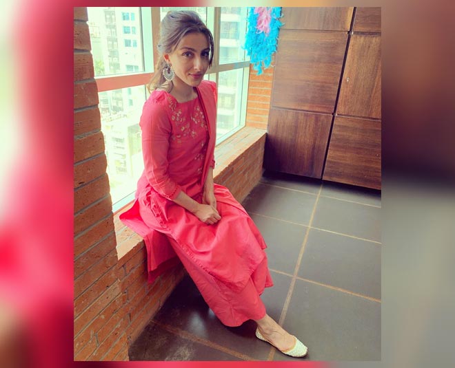 soha ali khan salwar kurta inside 