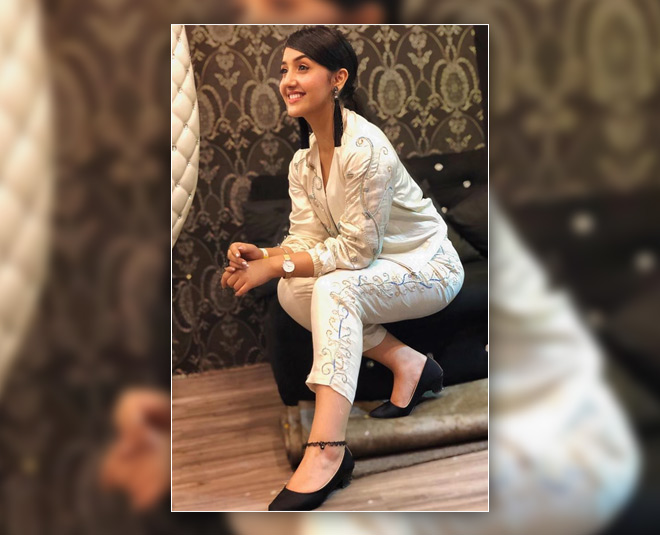 ashnoor kaur in embroidered dress inside 