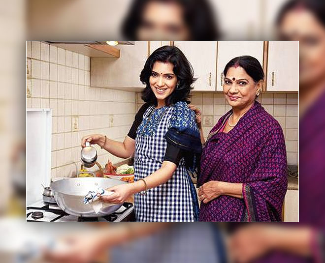 become favorite of her mother in law  inside 