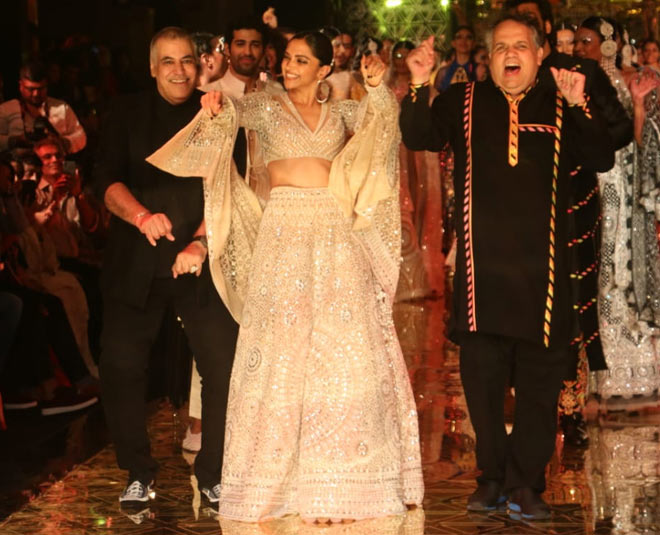 deepika padukone ramp walk