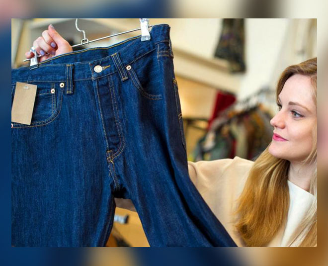 identify between a counterfeit and original product inside 