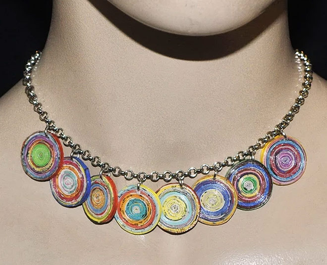 paper jew  neck inside 