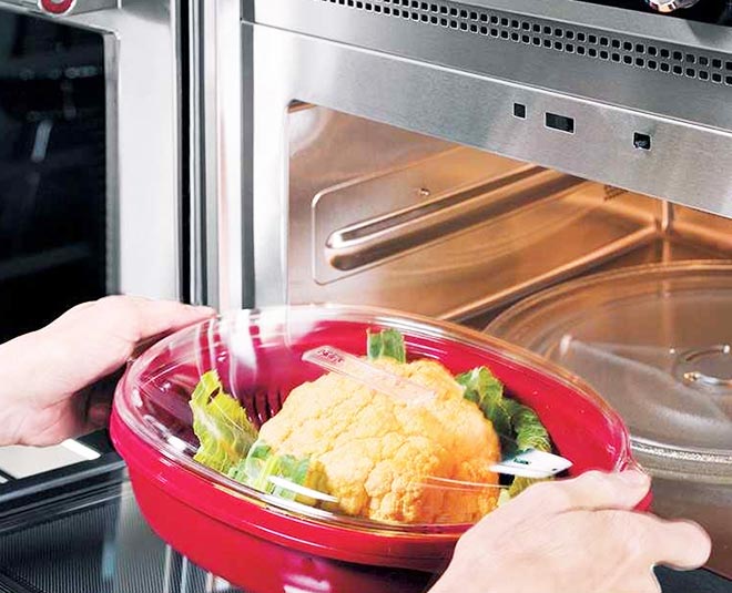 https://images.herzindagi.info/image/2019/Sep/precautions-while-heating-food-in-microwave-m.jpg