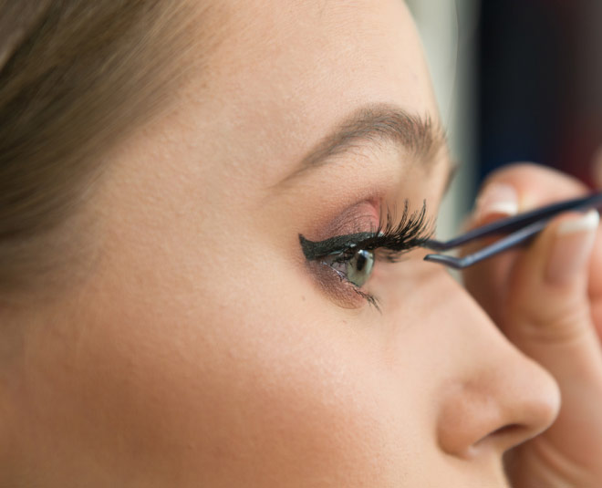 simple way to set artificial eyelash extensions inside 