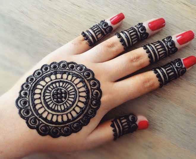 Facts You Need To Know About Applying Mehandi On Hands | HerZindagi