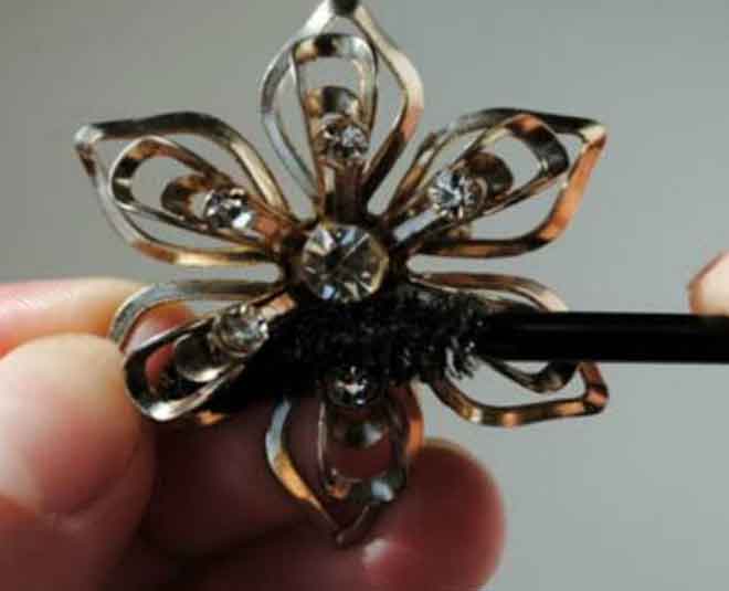 amazing use of mascara wands Inside