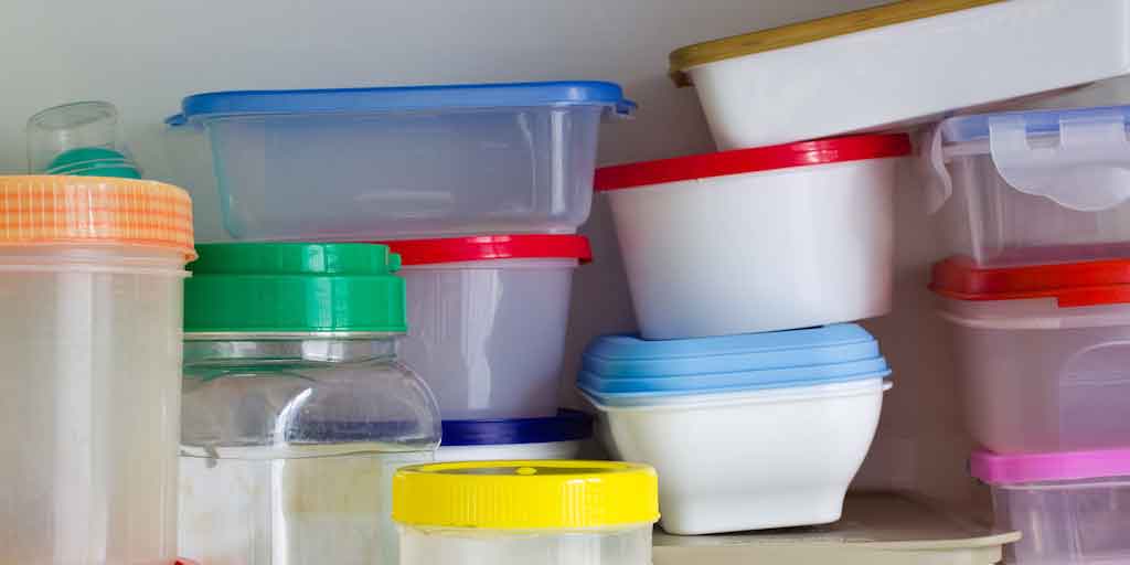 Know The Easy Ways To Clean Plastic Containers In Hindiकिचन में मौजूद