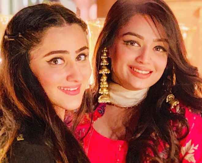 how to stay connected with friends