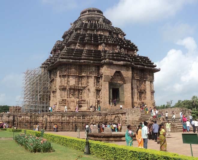 अपने आप में एक अनोखा मंदिर खजुराहो- konark temple world art day