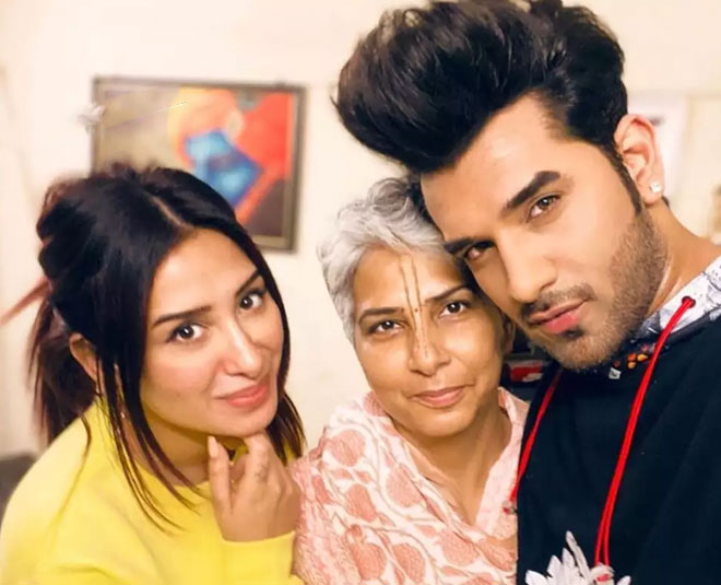 mahira meets paras mother