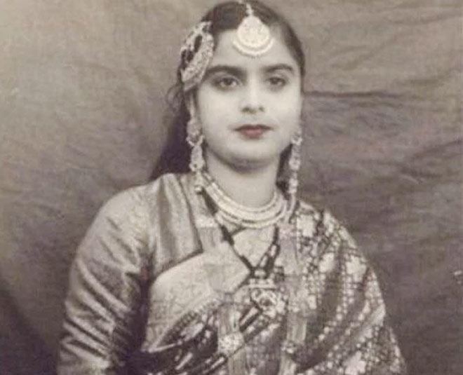 mother of shahrukh khan