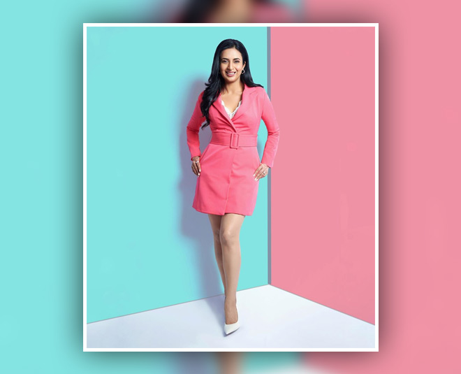 pink colour like divyanka tripathi inside 