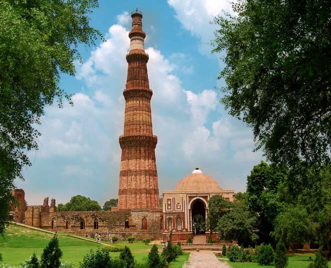 इतिहास की झलक दिखाता कुतुब मीनार- qutubminar world art day