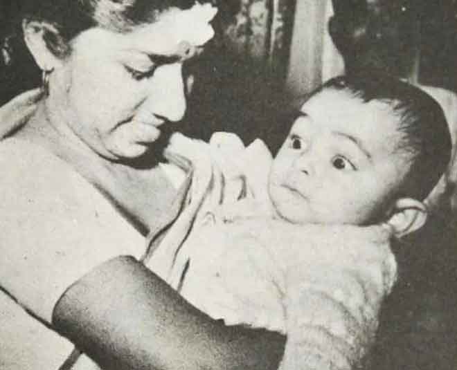 लता मंगेशकर के साथ बचपन की तस्वीर- rishi kapoor with lata mangeshkar