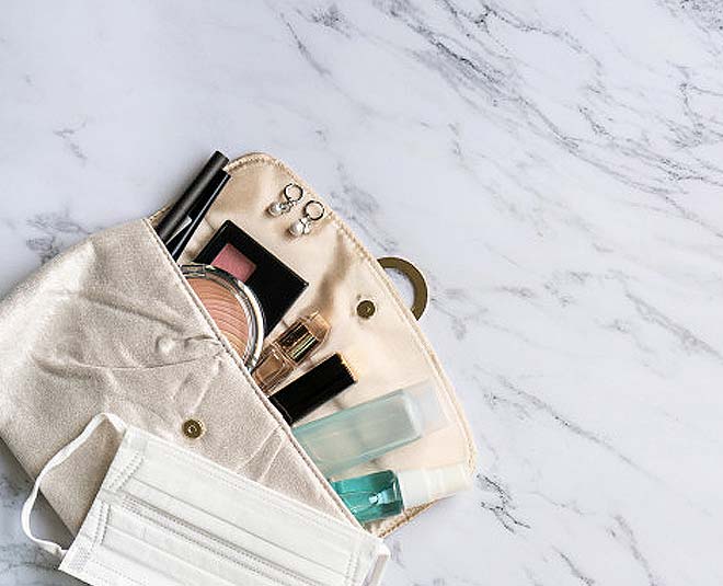 tips to organize your purse smartly inside 