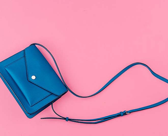 tips to organize your purse smartly inside 