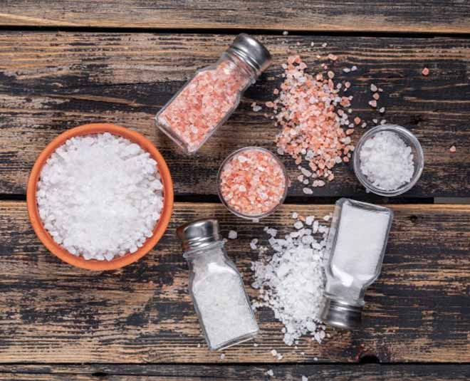 4 Mistakes While Using Salt In Food | 4 Mistakes While Using Salt In ...