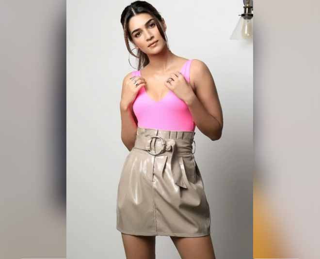 bollywood actresses kriti mini skirt look inside