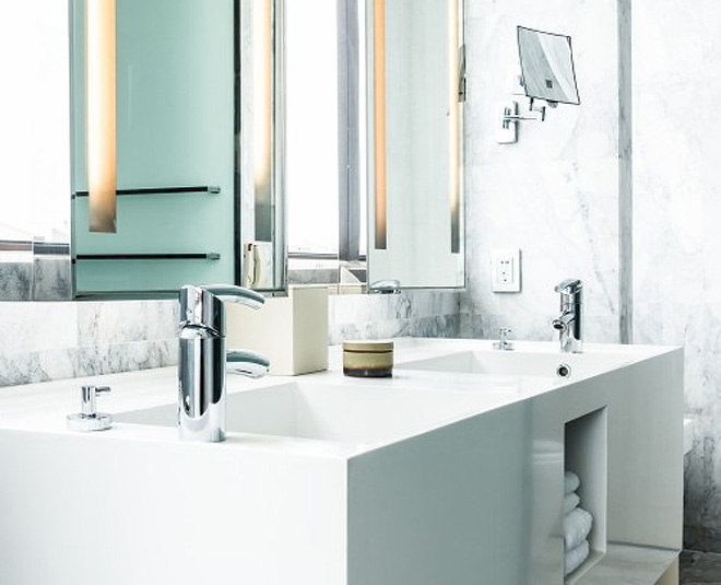 clean bathroom fast inside 