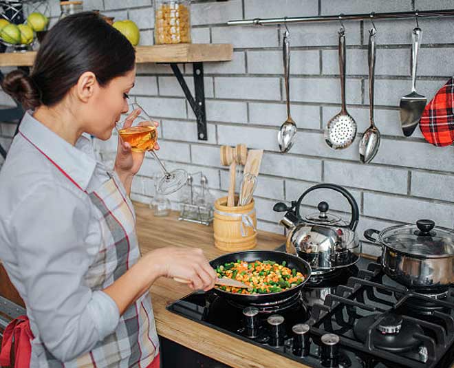 easy clean a glass stove top inside 