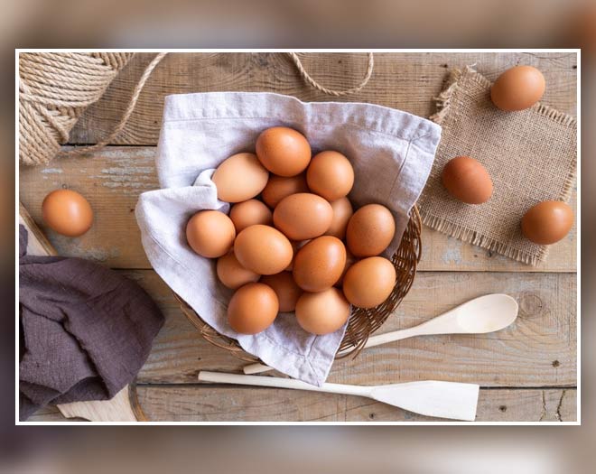अंडे को इस तरह बनाए रखें फ्रेश easy hacks eggs