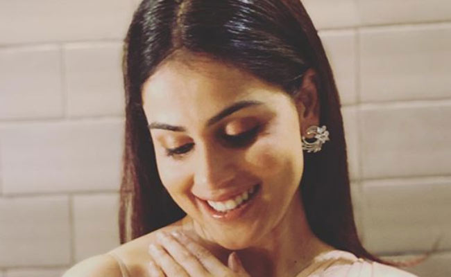 जेनेलिया डिसूजा ने अब कुल कितनी हिंदी फिल्मों में काम किया है? genelia dsouza birthday special beauty hacks