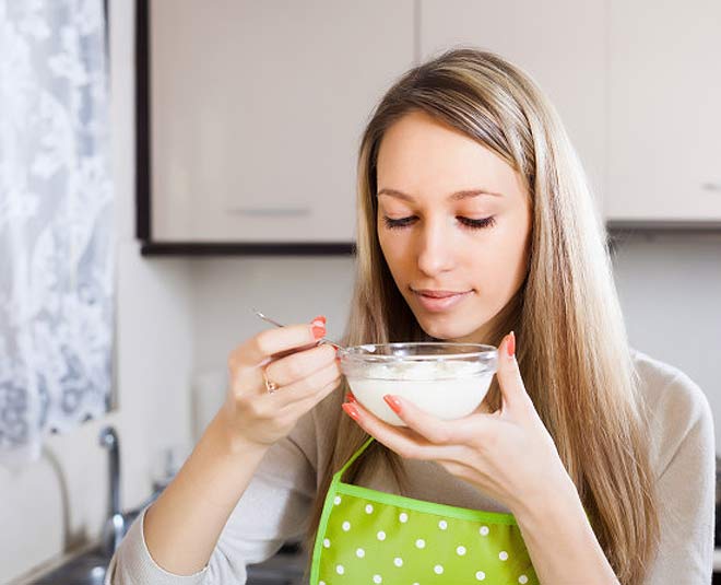 why-you-should-have-a-bowl-of-curd-and-sugar-in-the-morning-herzindagi