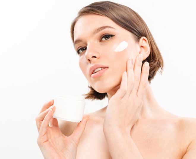 why-you-should-not-use-body-lotion-on-the-face-in-hindi