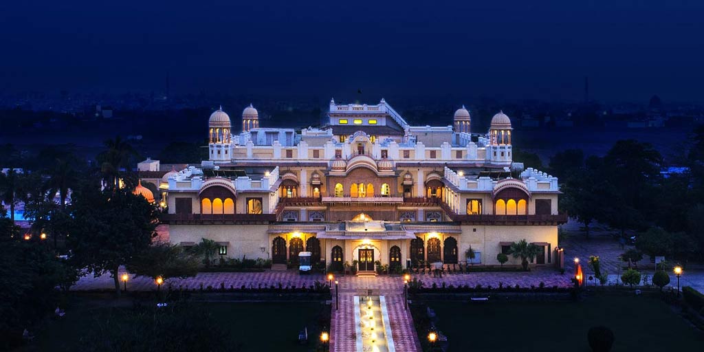 See Pics Grand Interior Of The Laxmi Vilas Palace The 