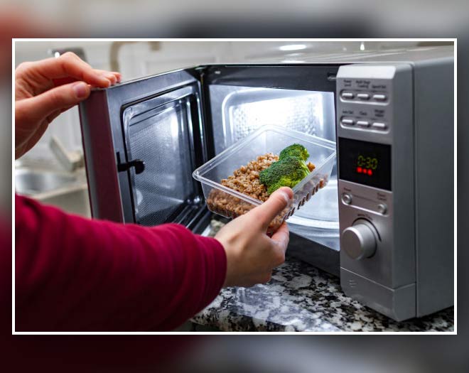 माइक्रोवेव में खाने को गरम करने का तरीका microwave hacks easy