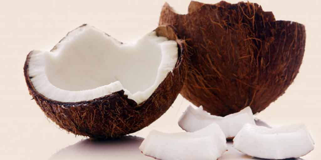 Here Is Why You Should Start Eating Raw Coconut Everyday | HerZindagi