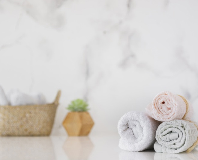 some tips to clean bathroom fast inside 