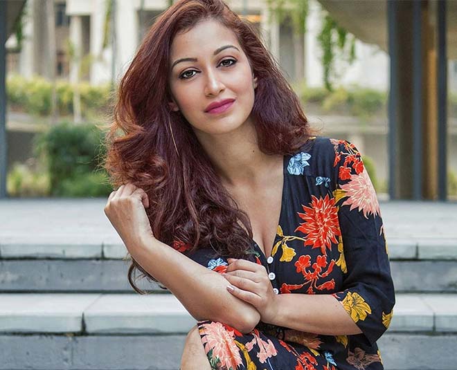 एक्सपेरिमेंट करने में नहीं हिचकिचाती sunayana fozdar new anjali bhabhi inside