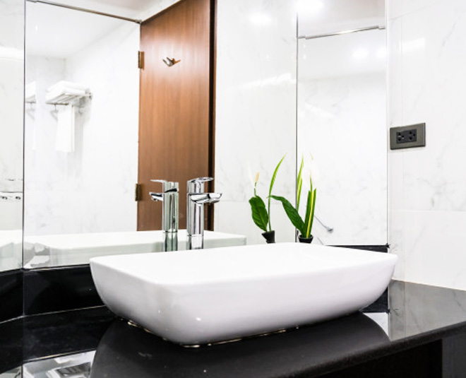 tips to clean bathroom fast inside 