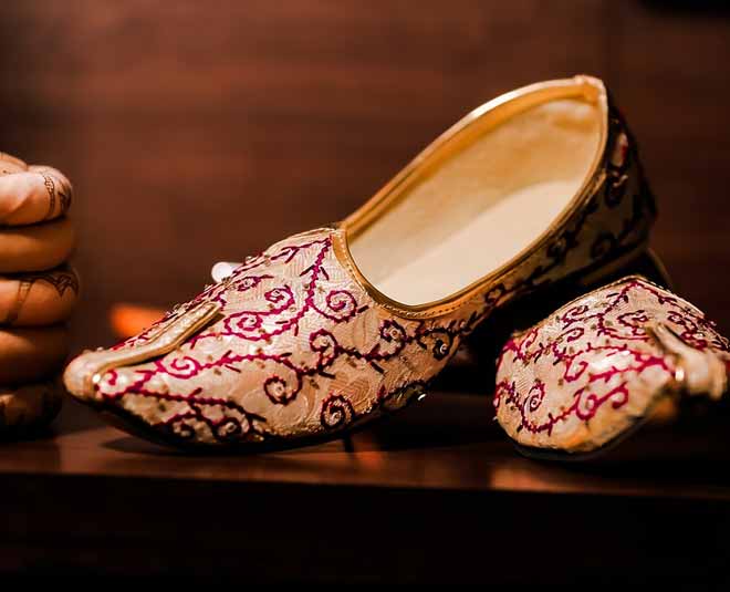 traditions of indian wedding groom shoes