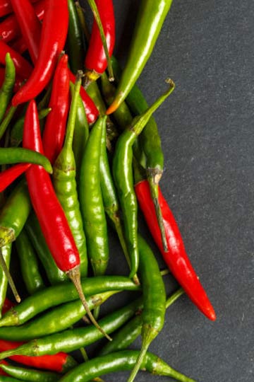 Green VS Red, Learn Which Chilli Is More Healthy