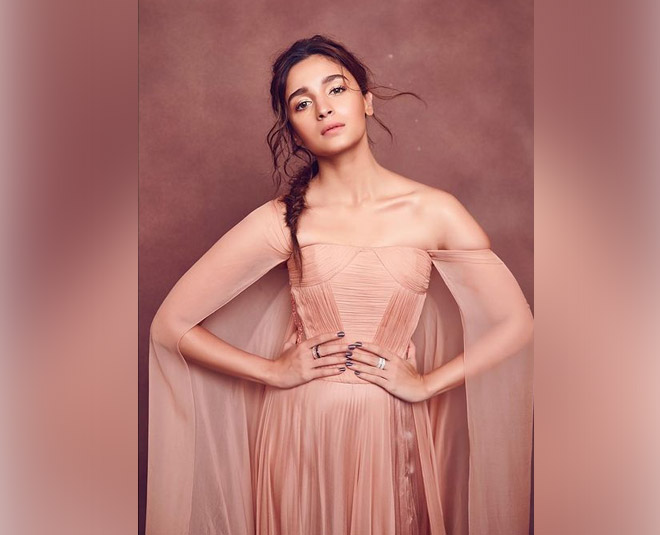 hairstyling ideas when wearing a gown inside 