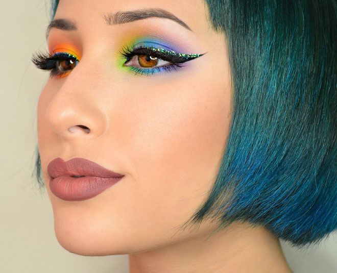 मिसमैचड आई शैडो मेकअप ट्रेंड mismatched eye shadow makeup
