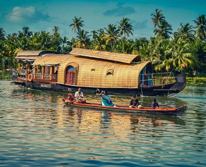 places to visit south india in winter season alleppy inside 