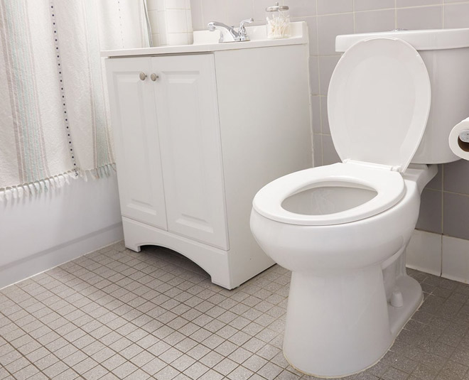 remove bad smell from bathroom during winter inside 
