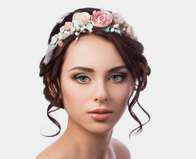 हेयर स्टाइल विद टियारा tiara hairstyle