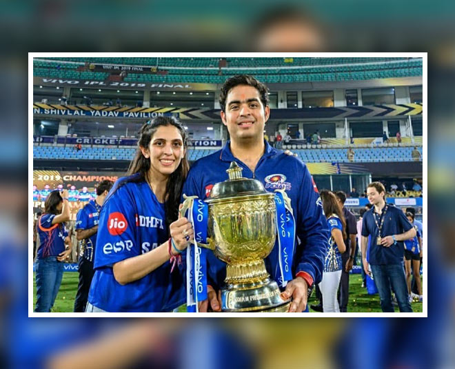 जीत की खुशी akash shloka mumbai indians