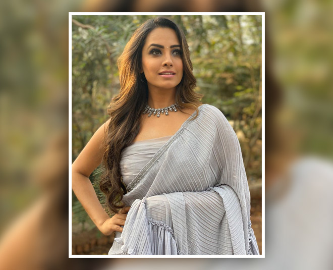 anita hassanandani saree looks