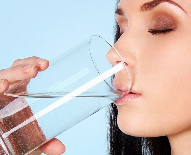 Trying To Lose Weight? Start Drinking Salt Water Every Morning | Herzindagi